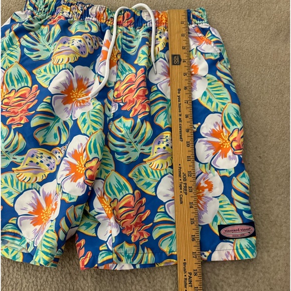 Vineyard Vines Swim Trunks Floral Tropical
Print Men's Size Small Shorts - Picture 4 of 8